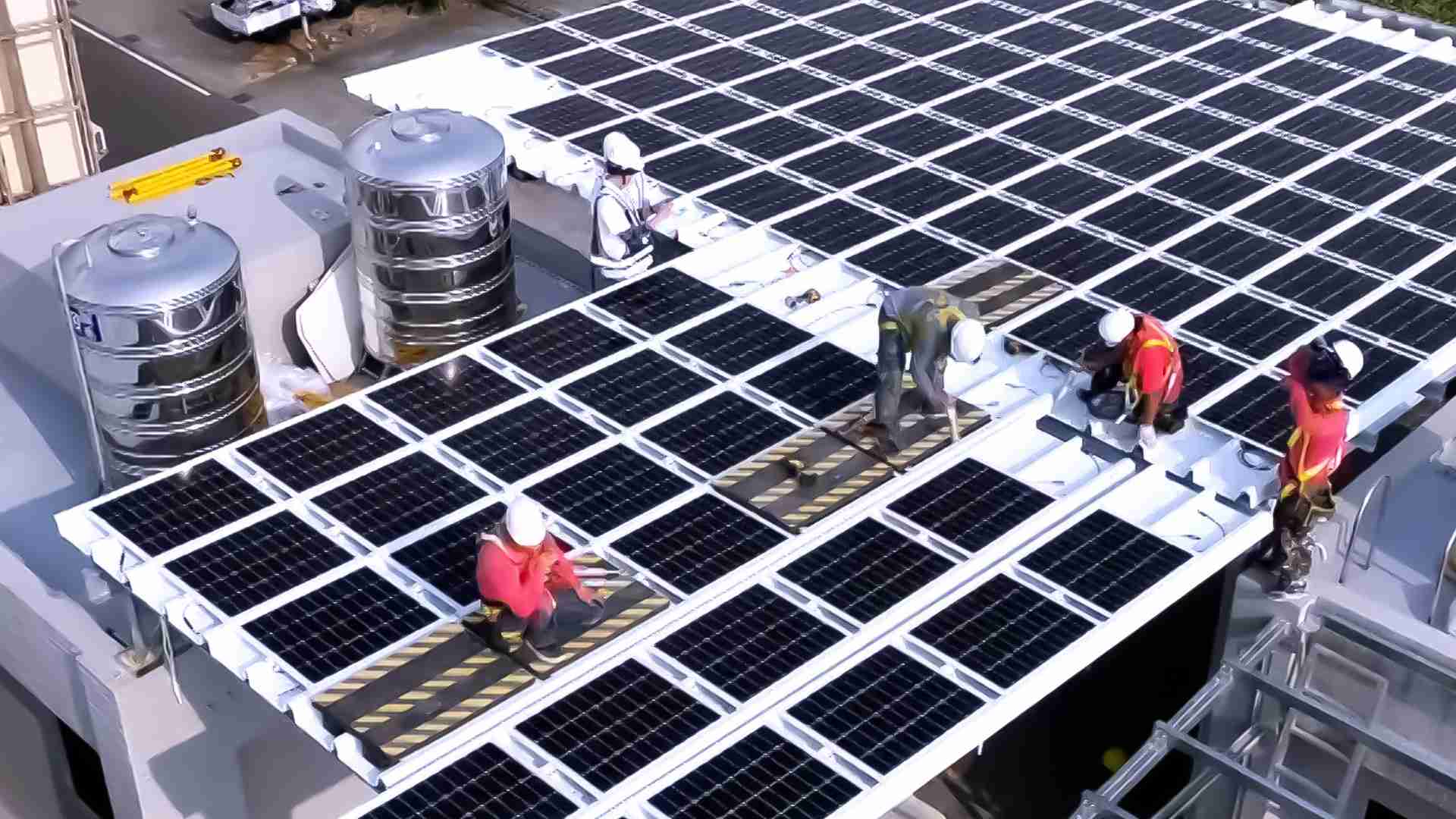 赏金国际着力于替代能源之技术研发，，如光电浪板的相关制程、、、设备与产品，，其中所开发之光电整合型浪板，，减少传统金属支架安装，，，更提升耐候度，，，，可广泛运用于多元场域，，，，并辅助建筑达到净零碳排目标