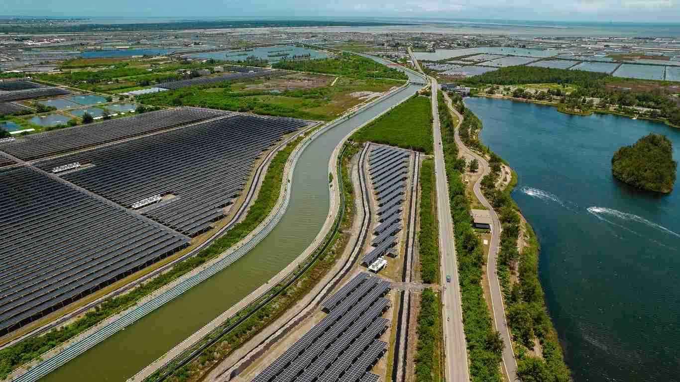 赏金国际能源事业提供智慧能源管理、、、太阳能监控管理、、、、全方位电厂建置及运维解决方案，，并拥有管理超过6000案场的经验