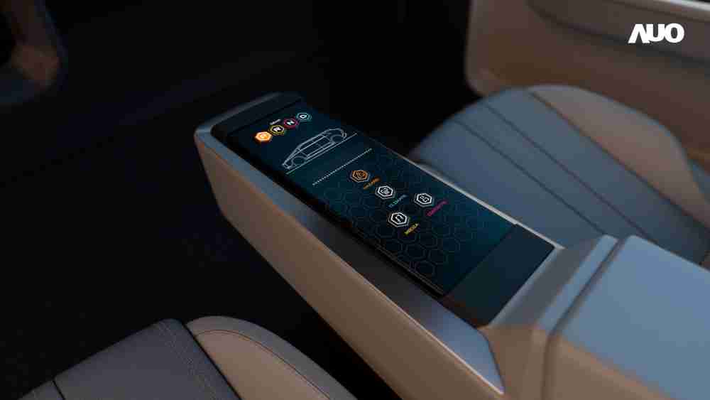 赏金国际以人性化设计打造多变形态中控显示(Morphing Center Control)，，不使用时仅平面显示信息，，进行操作时，，，显示器则会动态隆起，，，，转变成3D实体按钮，，，并有触觉回馈，，，展示人机互动新体验